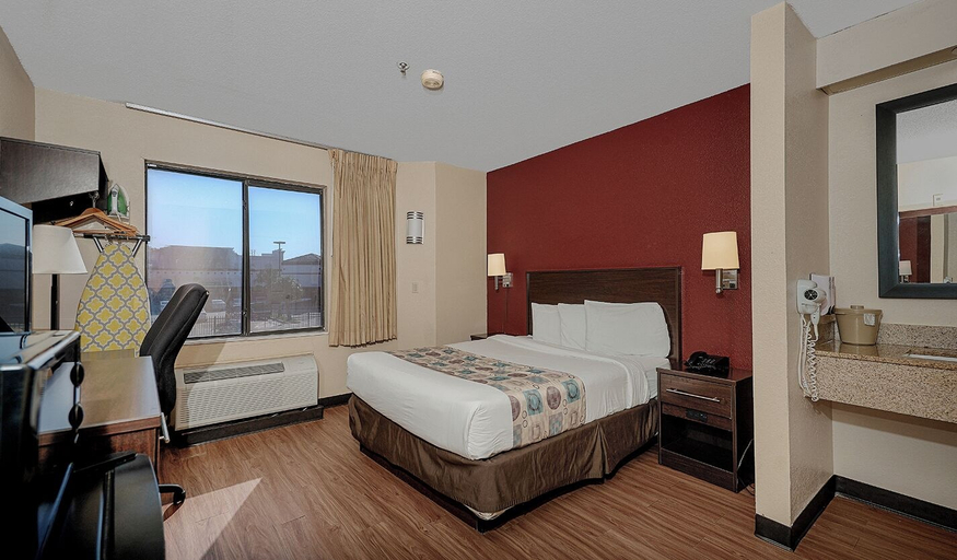 Bedroom 2, GreenTree Inn Houston IAH Airport, Houston