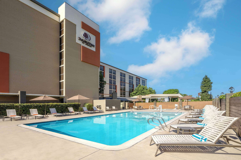 Sport & Beauty 3, DoubleTree by Hilton Hotel San Bernardino, San Bernardino