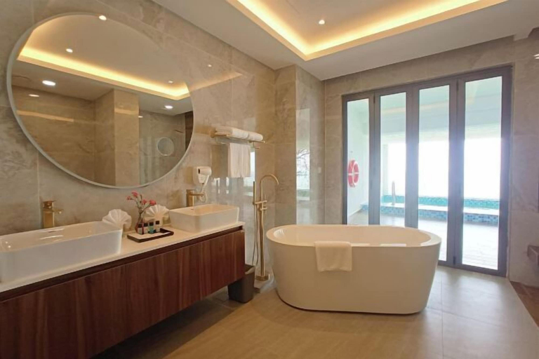 Bathroom 10