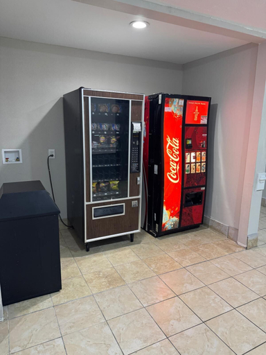 Food & Drinks 5, Executive Inn and Suites Baker, East Baton Rouge