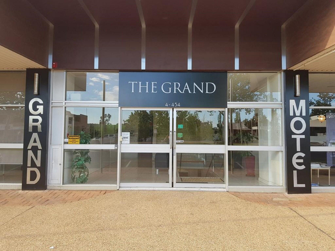 Exterior & Views 2, The Grand Motel, Griffith