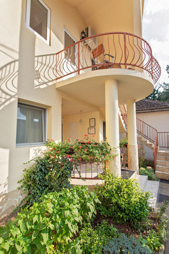 Others 4, Casa Ormenisan, Sanmartin