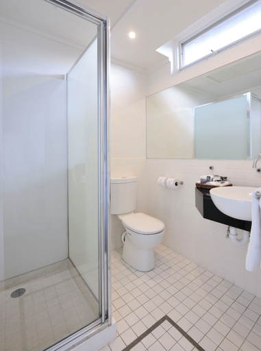 Bathroom 5, Mercure North Melbourne, Melbourne