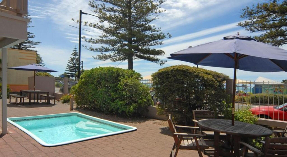 Sport & Beauty 3, Edgewater Motor Lodge, Napier