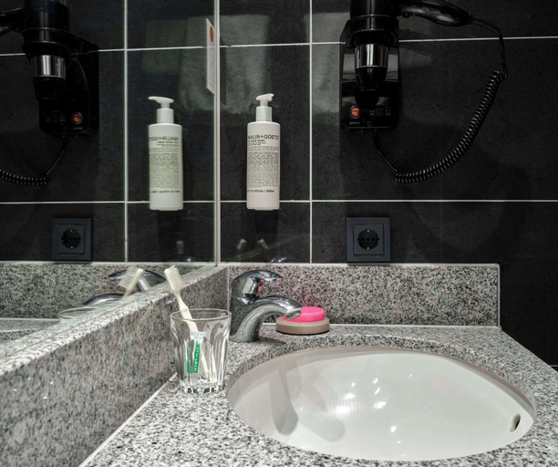 Bathroom 11