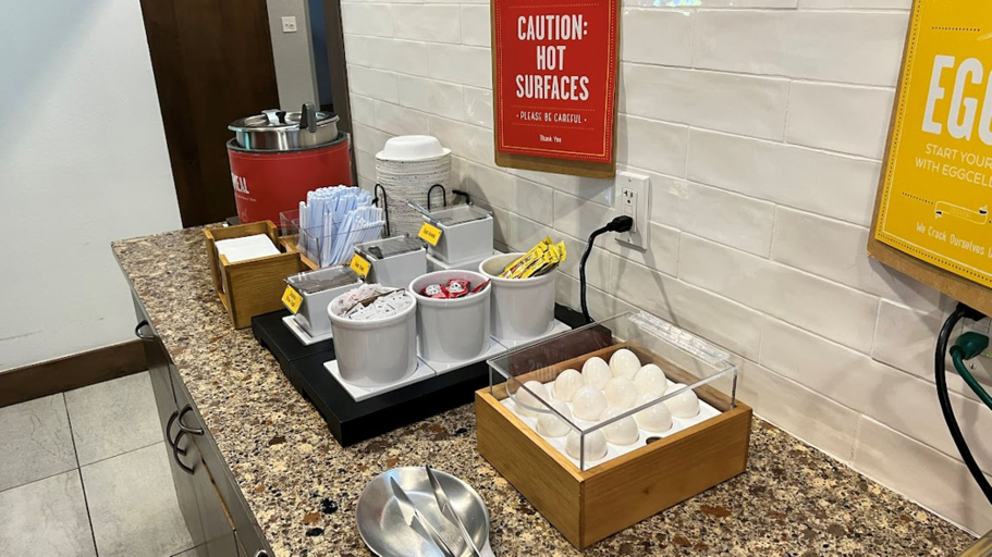 Food & Drinks 5, Hampton Inn Montrose, Montrose