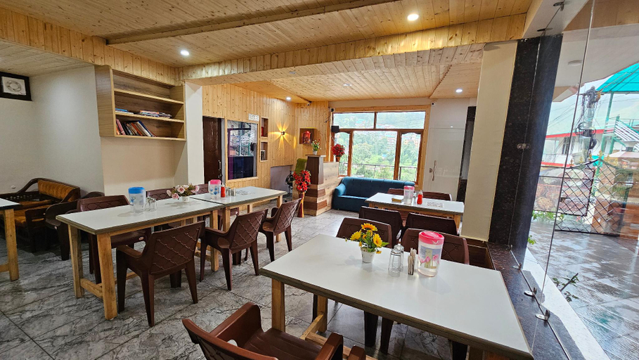 Public Area, Hotel Alpine Vista, Kangra
