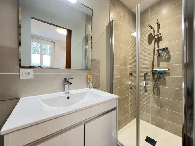 Bathroom 4, Le Catalan - Studio Cosy, climatisé avec Parking, Haute-Garonne