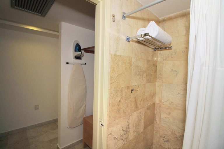 Bathroom 4, Rivoli Select Hotel, Veracruz
