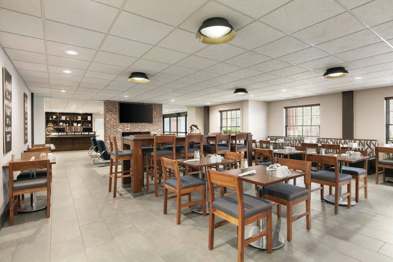 Food & Drinks, Four Points by Sheraton Raleigh Arena, Wake