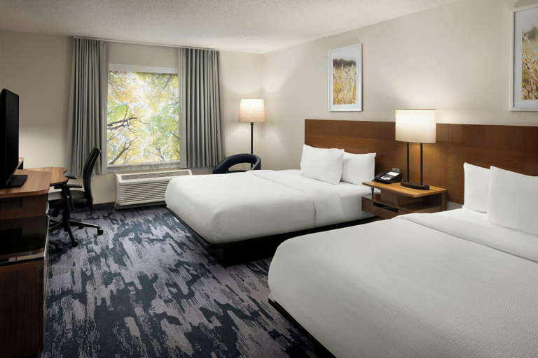 Bedroom 3, Fairfield Inn & Suites by Marriott Lake Oswego, Clackamas