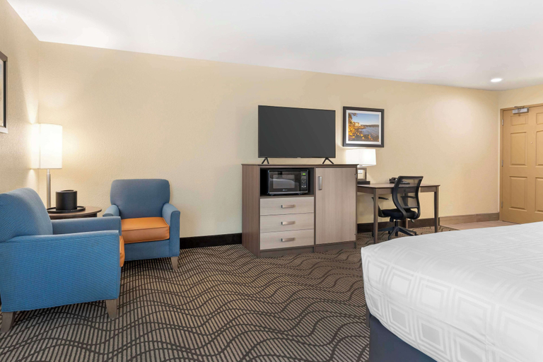 Bedroom 3, Best Western Plus Heritage Inn, Solano