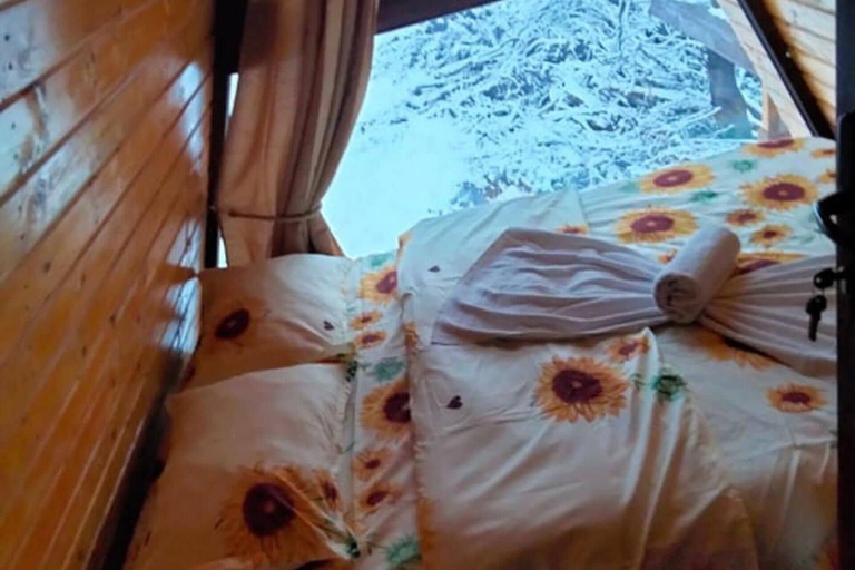 Bedroom 4, 2brcabin-fireplace-hottub-sauna-skiresort, Bran