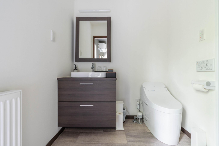 Bathroom 4, Suiyo Rusutsu, Rusutsu