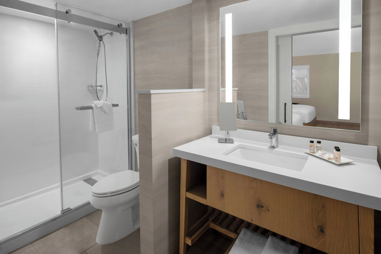 Bathroom 4, Delta Hotels by Marriott Santa Clara, Santa Clara