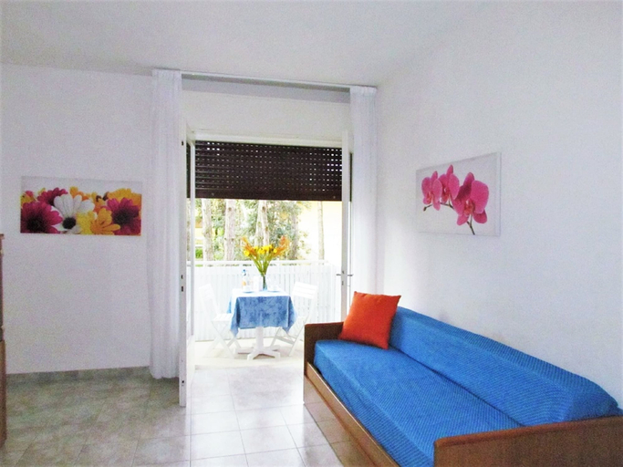 Living room, Lovely Holiday Home With Shared Swimming Pool, Venezia