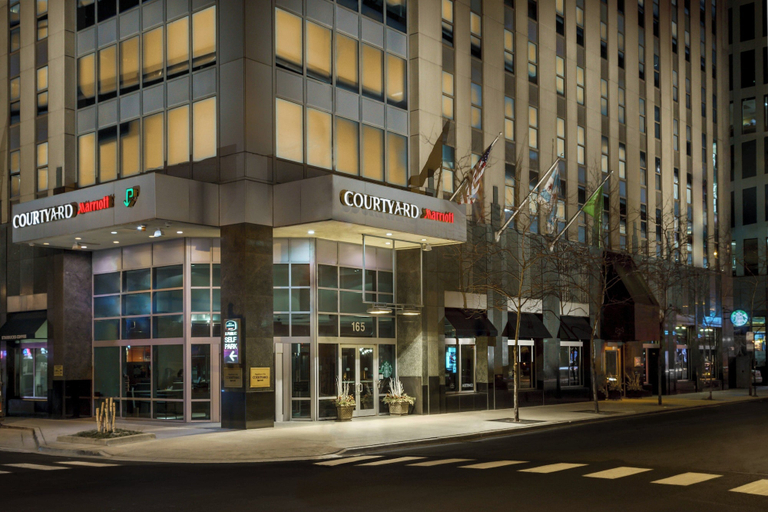 Courtyard by Marriott Chicago Magnificent Mile, Cook