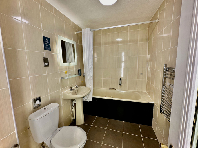 Bathroom 4, Carlisle Station Hotel, Sure Hotel Collection by BW, Cumbria