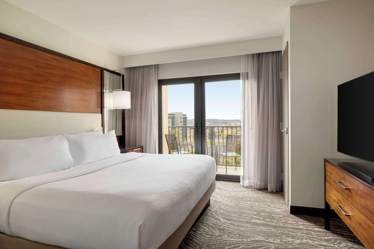 Bedroom 3, Embassy Suites Chattanooga / Hamilton Place, Hamilton