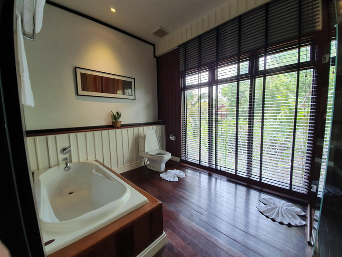 Bathroom 5, Le Palais Juliana, Luang Prabang