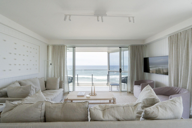 Public Area, Cashelmara Beachfront Apartments, Paroo