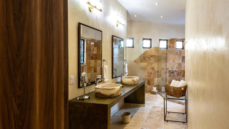 5, Oceanfront 15 Bedroom Villa for 34 Guests, Puerto Vallarta