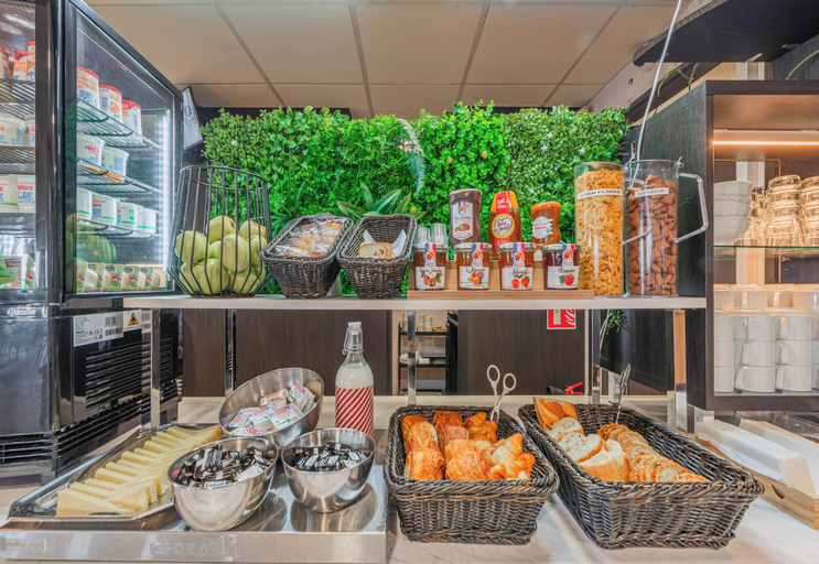Food & Drinks 5, B&B HOTEL Strasbourg Aéroport, Bas-Rhin