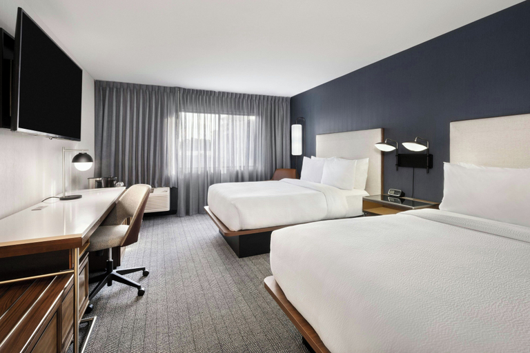 Bedroom 3, Courtyard by Marriott Mobile, Mobile