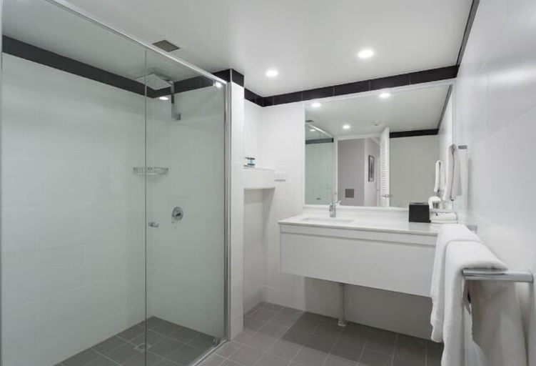 Bathroom 18