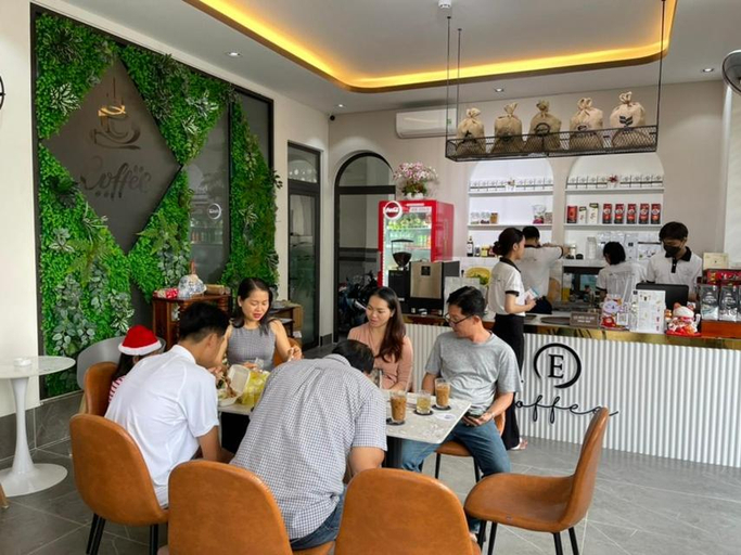 Food & Drinks 5, Lucasta Hotel, Cái Răng