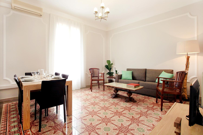 Others 5, Casa Valeta, Barcelona