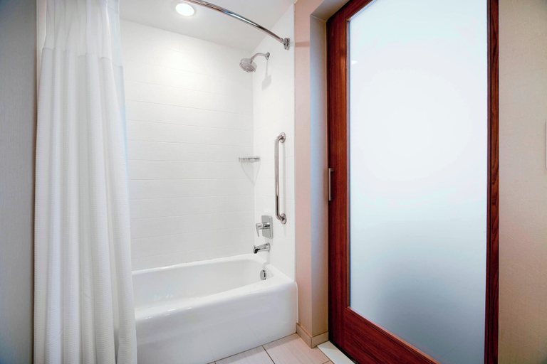 Bathroom 4, SpringHill Suites Columbus OSU, Franklin