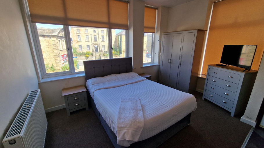 Others 4, PENTHOUSE SELF CHECK in APARTMENT IN CENTRAL HALIFAX, Calderdale