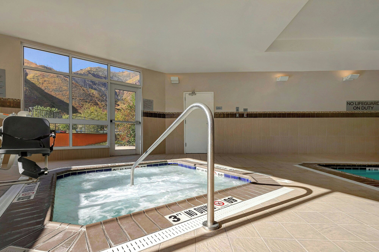 Sport & Beauty 5, Courtyard by Marriott Glenwood Springs, Garfield
