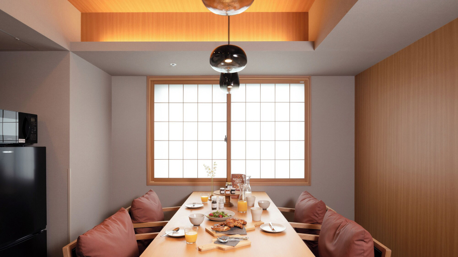 Dining Room 17