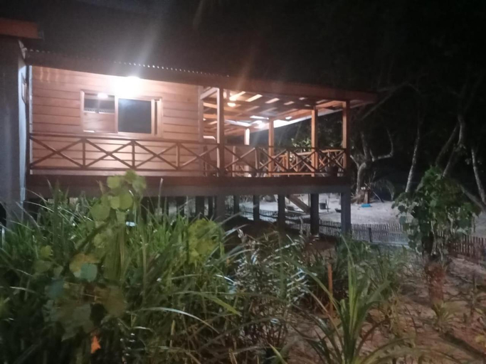 Sunset Surfing Villas Mentawai