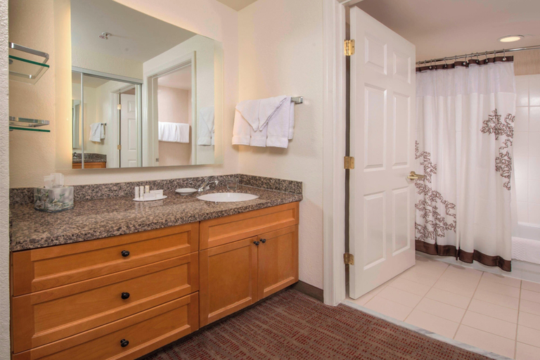 Bathroom, Residence Inn by Marriott Frederick, Frederick