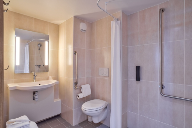 Bathroom 5, B&B HOTEL Paris Créteil, Val-de-Marne