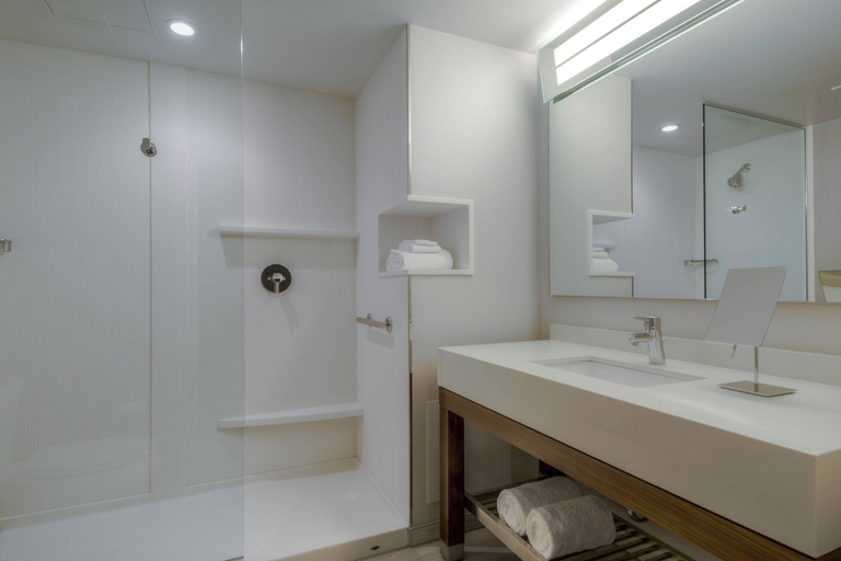 Bathroom 5, Courtyard by Marriott Winnipeg Airport, Division No. 11