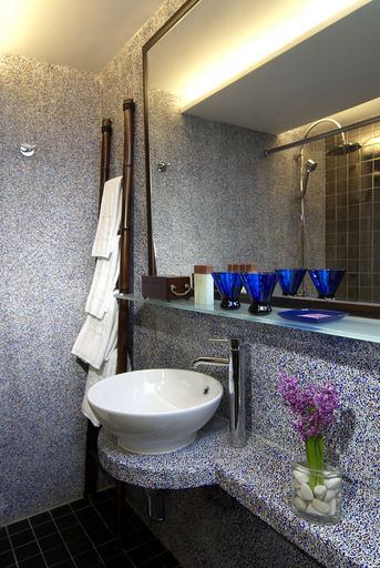 Bathroom 21