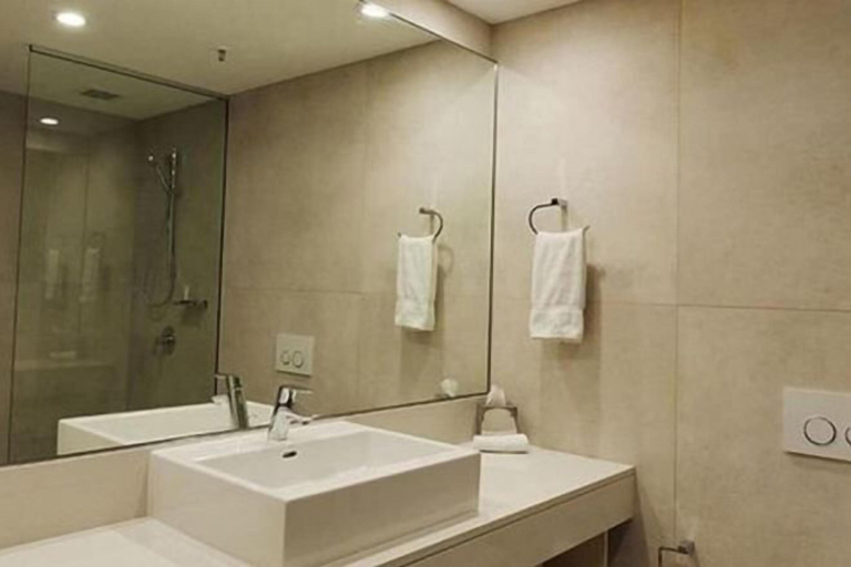 Bathroom 14