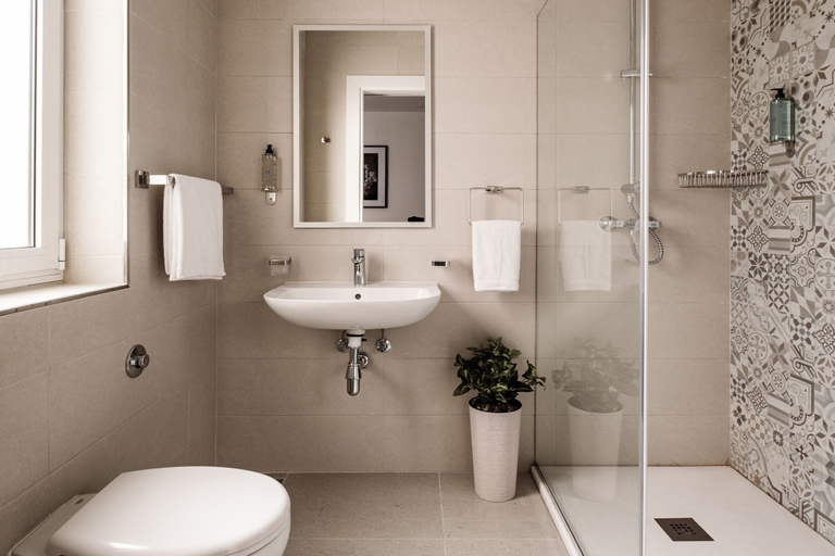 Bathroom 4, Urban Isle