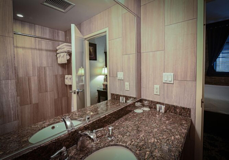 Bathroom 5, Stone Mill Inn, Niagara