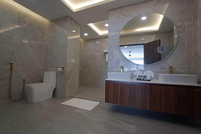 Bathroom 26