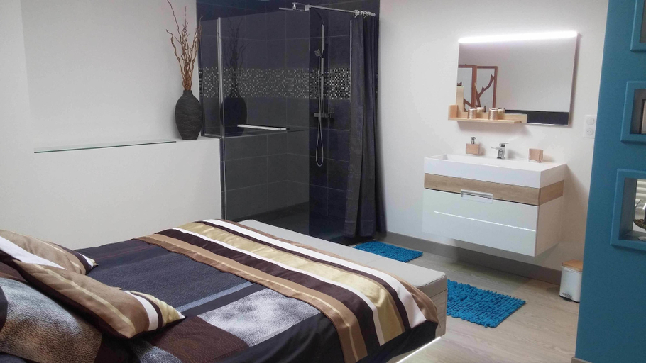 Bedroom 3, Le Grillage a Poules, Charente