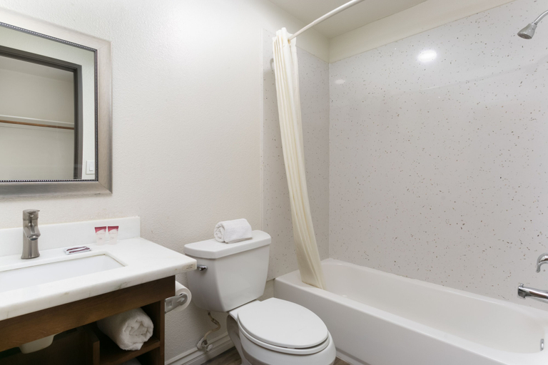 Bathroom, Waterloo Inn, San Joaquin