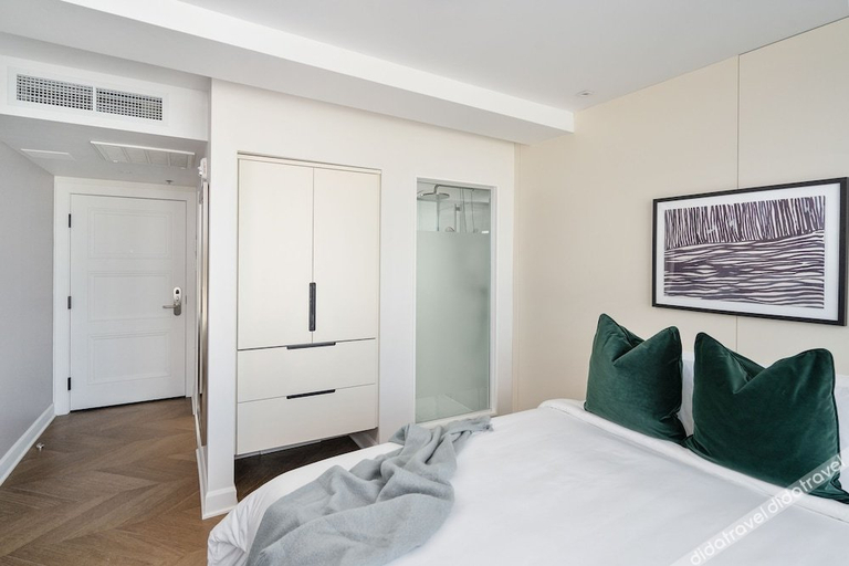 Bedroom 2, Sonder by Marriott Bonvoy La Galerie, Montréal