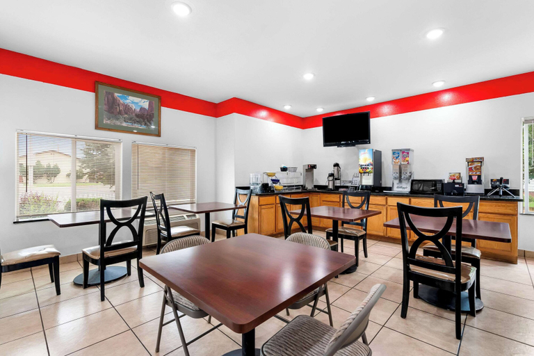 Food & Drinks 5, Econo Lodge Panguitch Near Bryce Canyon, Garfield