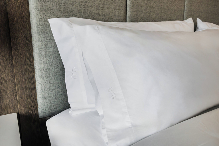 Bedroom 4, Holiday Inn Express & Suites TORONTO AIRPORT SOUTH by IHG, Toronto