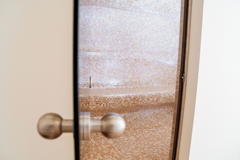 Bathroom 4, Sunraf Luxe Apartments
